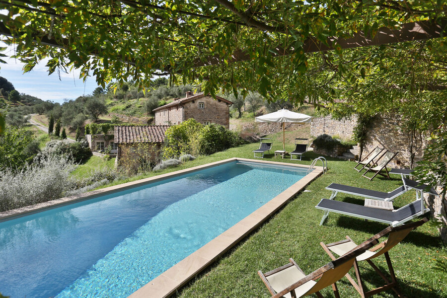 Privater Pool mit Blick auf die Hügel der Toskana in Chiodo