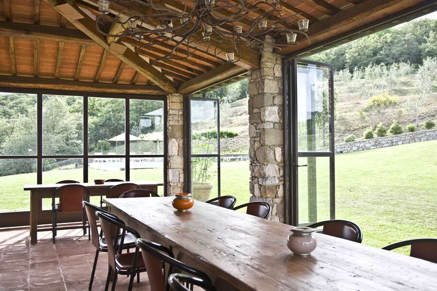 In unserer Ferienvilla in Gaiole in Chianti trifft eine rustikale, eher klassische Einrichtung auf offen gestalte Architektur