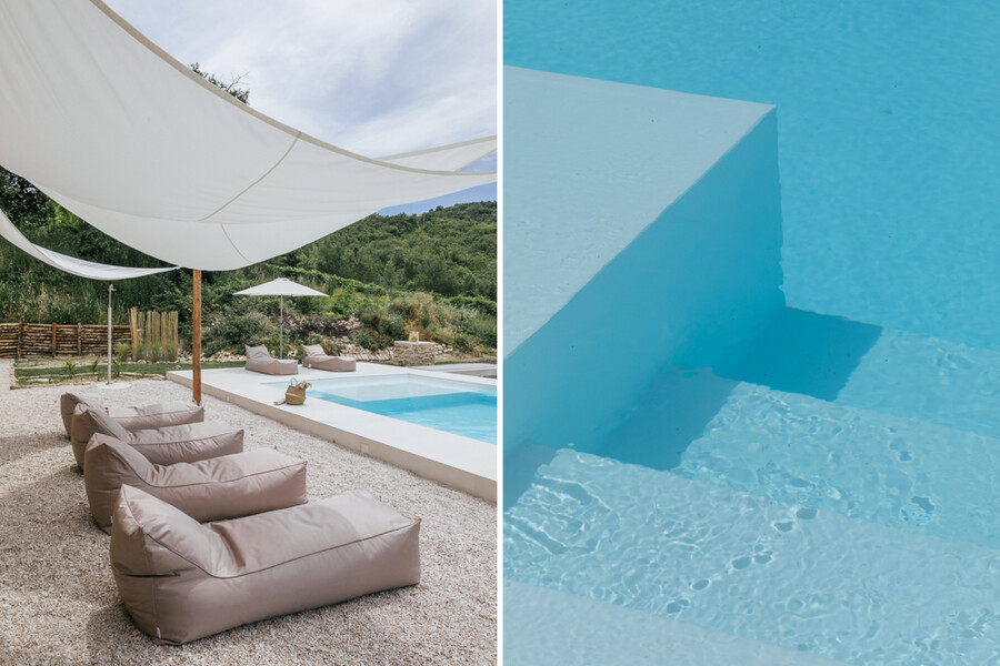 Pool mit Design Sonnenliegen in der Casa Fontegenga Le Marche