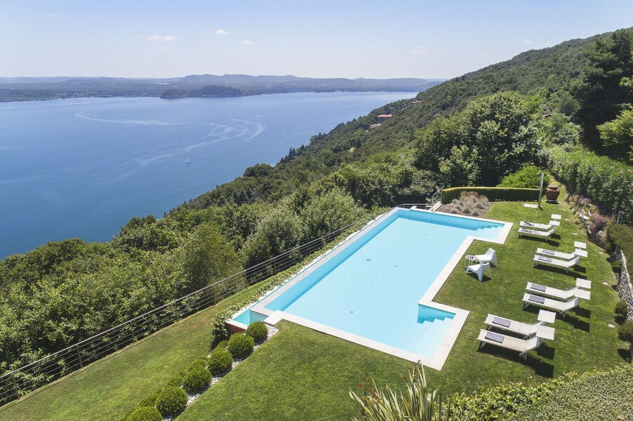 Privater Pool mit atemberaubendem Blick auf den Lago Maggiore
