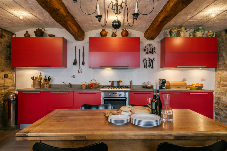Küche im Ferienhaus Cascina delle Langhe im Piemont