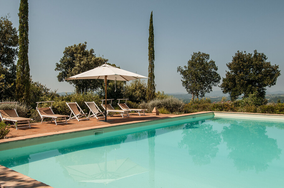 Privater Pool mit Ausblick in Lavacchio in Montalcino Toskana