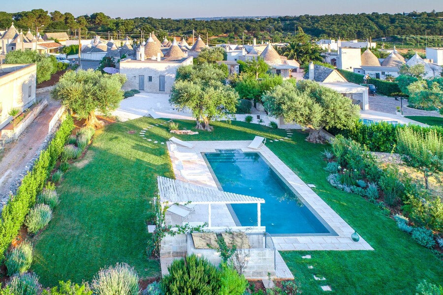 001-trulli-piccoli-locorotondo-rarovillas-2160px