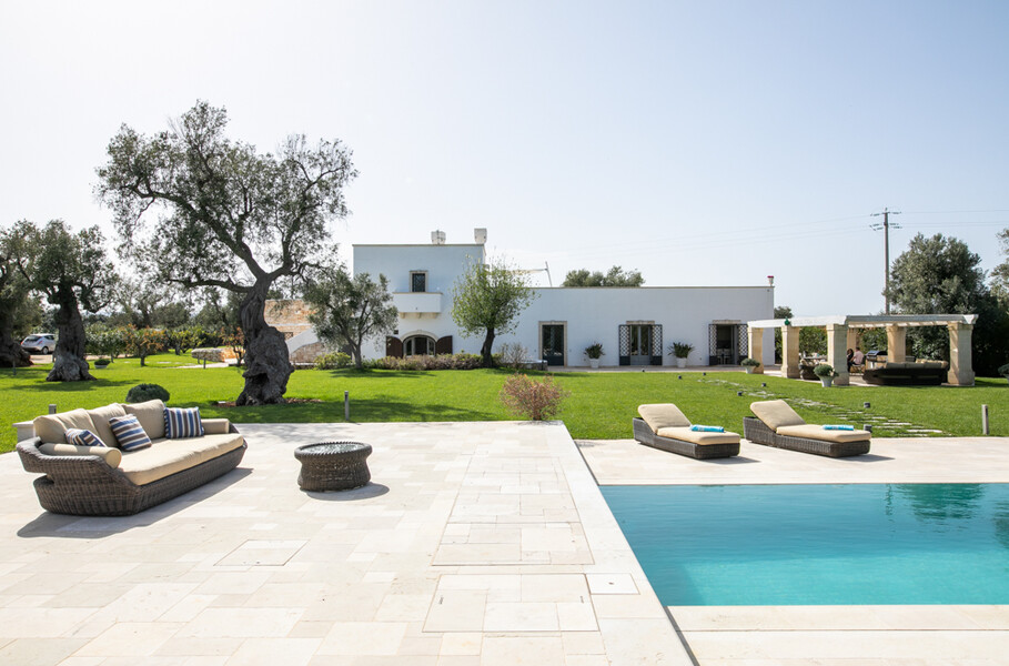 Villa Il Frantoio in Puglia with pool and olive trees