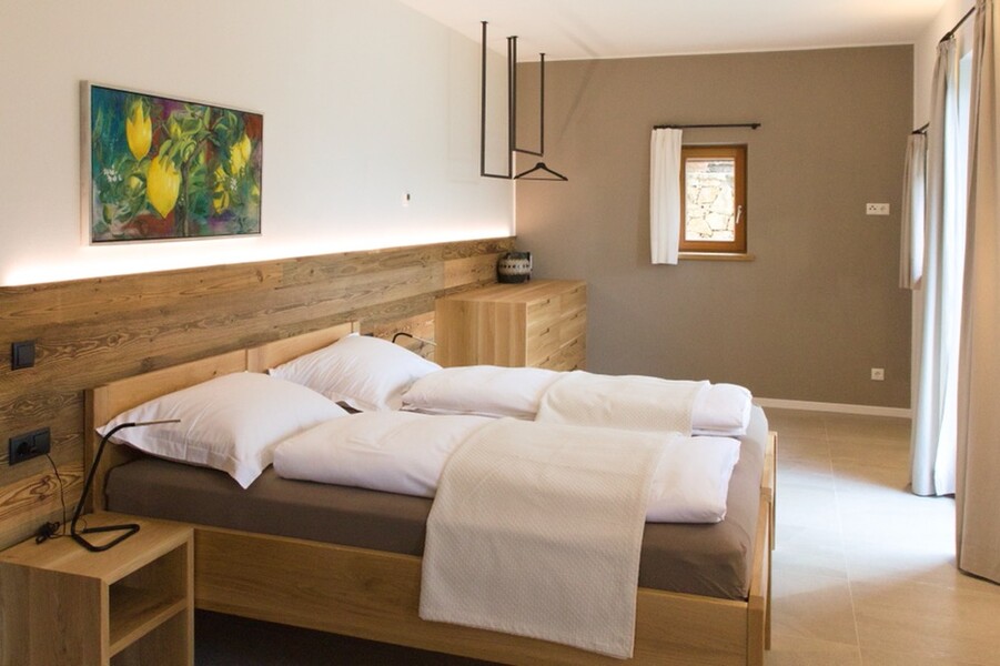 villa castelletto bedroom rovere MG 1236