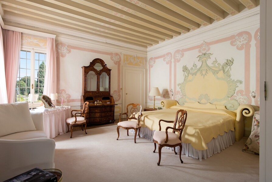 Pink room