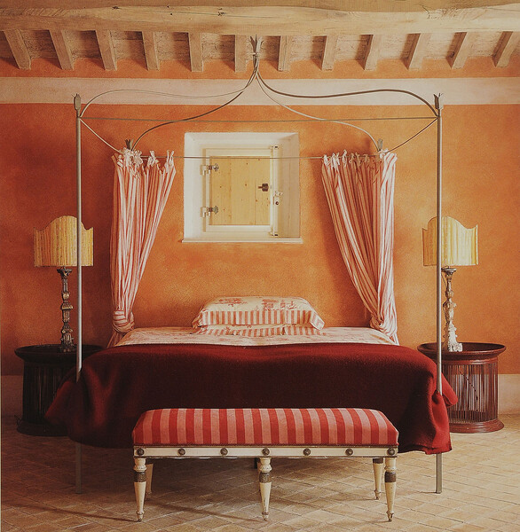 Elegantes Schlafzimmer in der Villa bei Montalcino Toskana