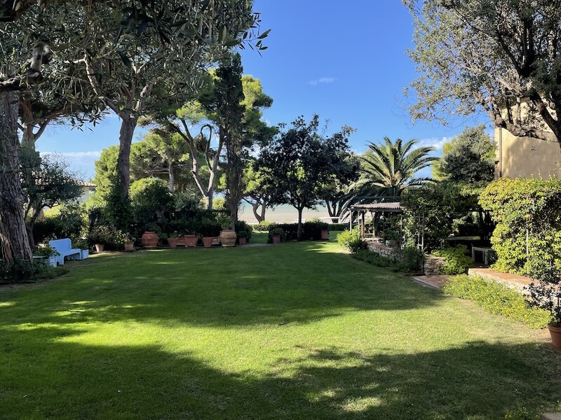 villa lantana 111