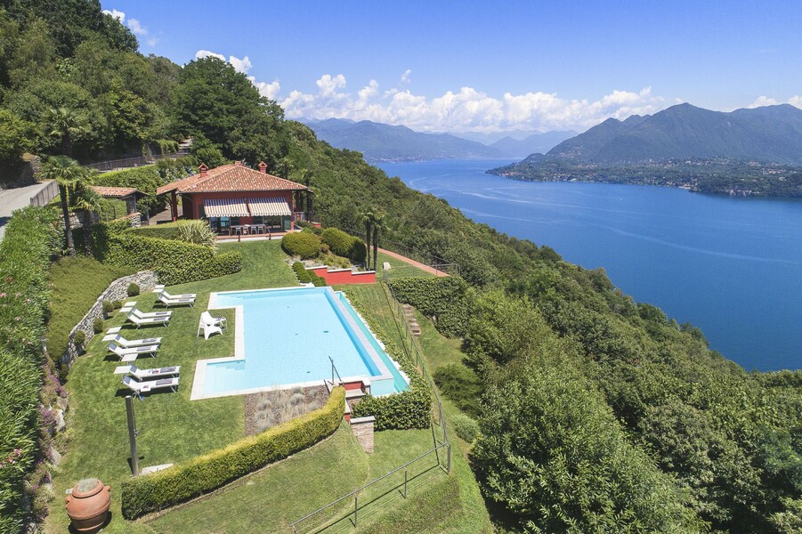 Ferienhaus Norditalien mit Pool und Blick auf den Lago Maggiore