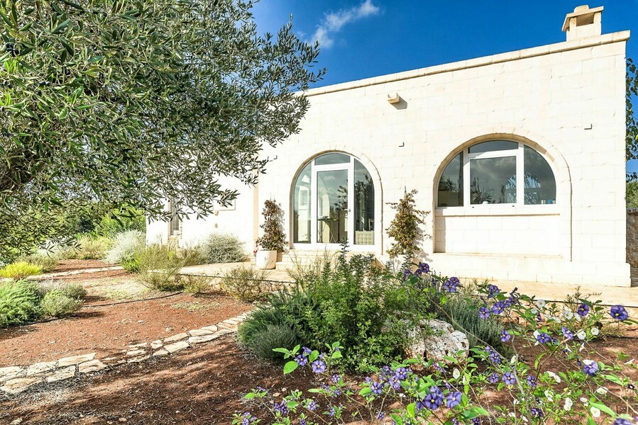 r133r-014-villa-cristina-high-salento-itria-valley-ostuni-countryside-rarovillas