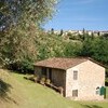 Ferienhaus Magrini inmitten eines Olivenhains mit dem Dorf San Gennaro bei Lucca