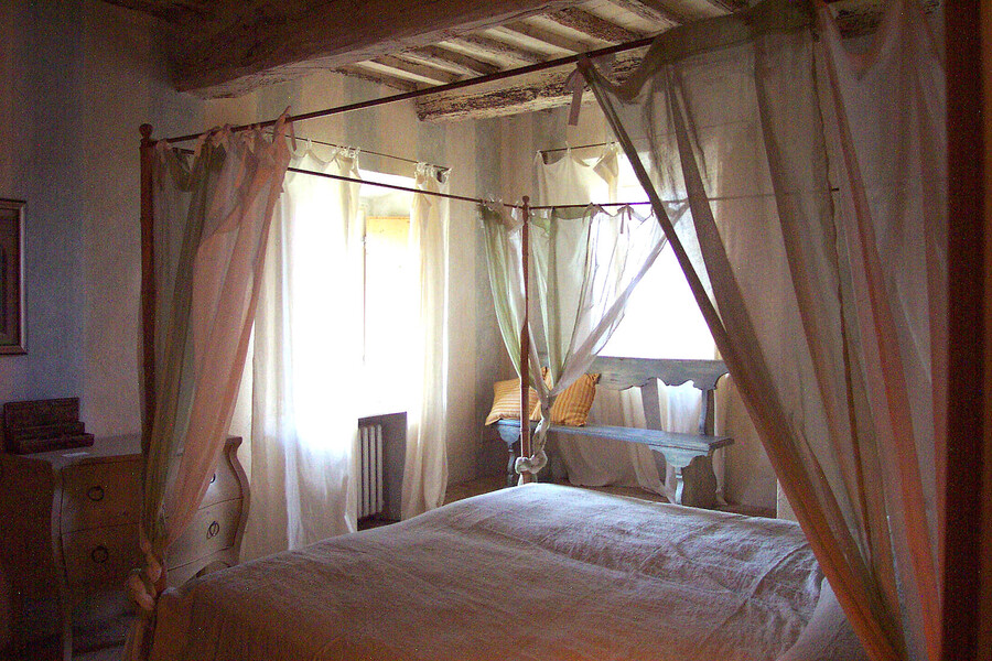 Himmelbett im Ferienhaus Lavacchio bei Siena Toskana