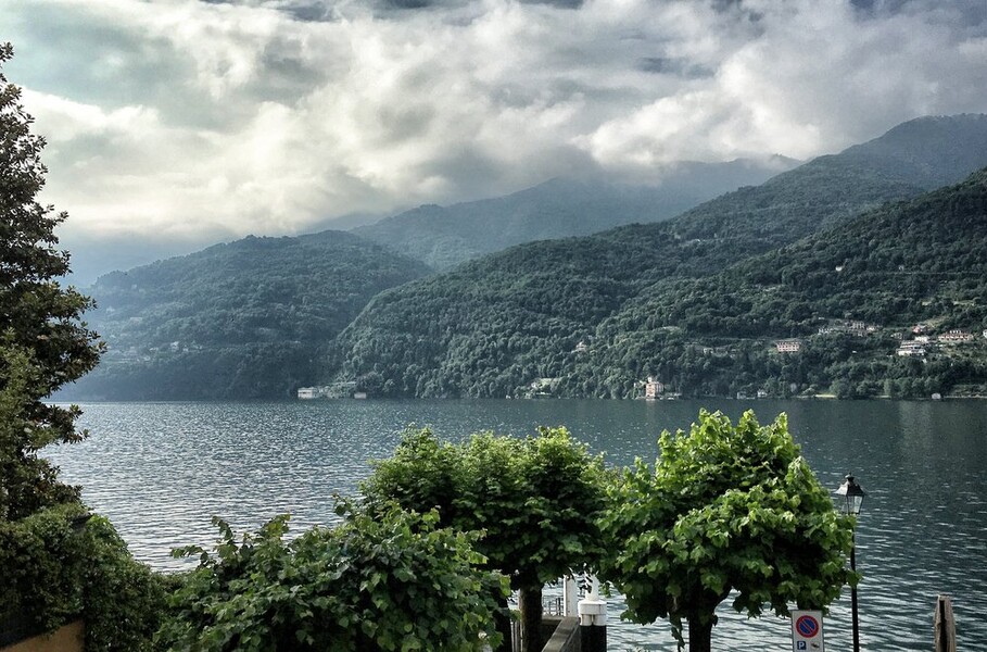 Blick über den Comersee vom Ferienhaus Villa Crotto