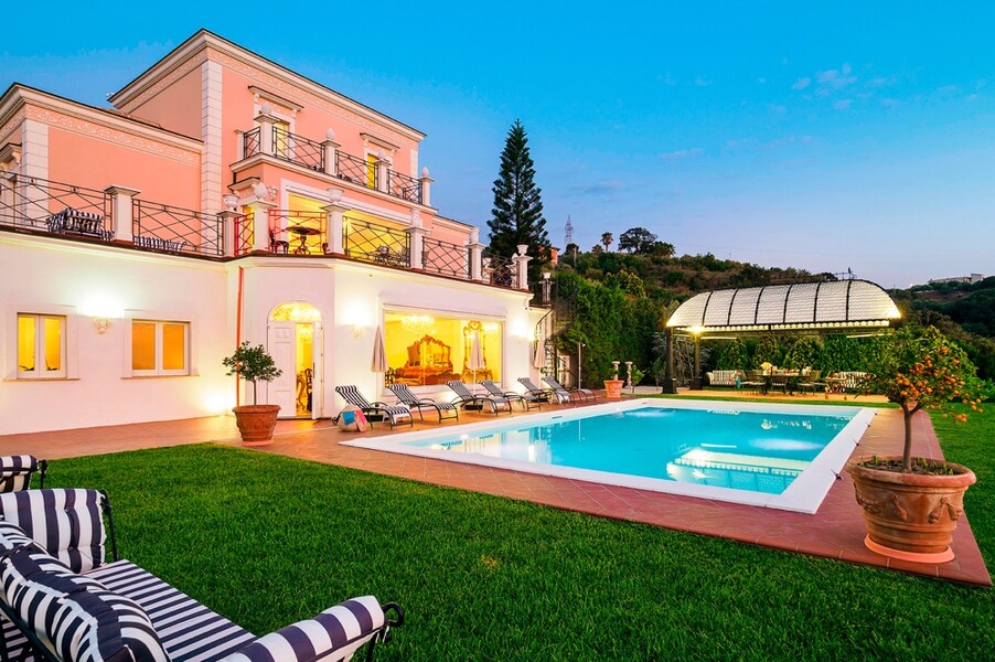 Luxuriöse Villa Estella mit privatem Pool in Italien