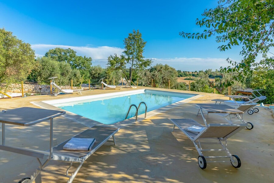 Trulli-of-stars-poolside