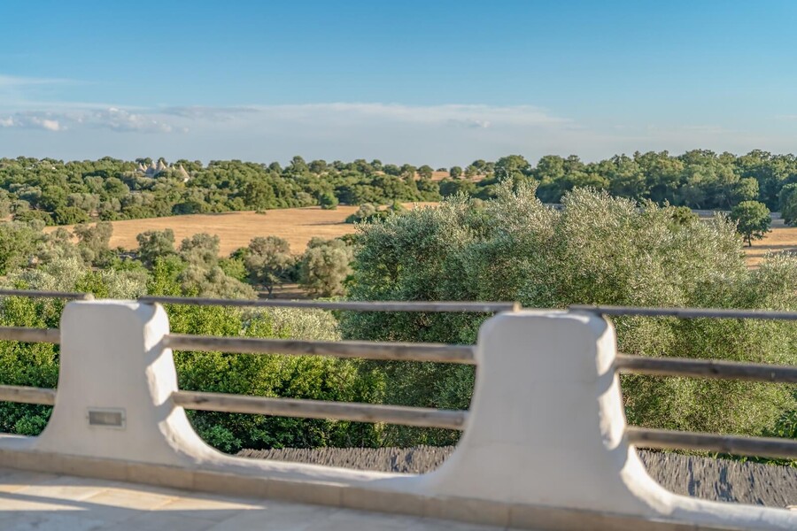 Trulli-of-Stars-terrace-and-valley-view