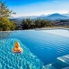 Privater Pool mit Blick auf die Apenninen vom Ferienhaus Ca Mattei in den Marken