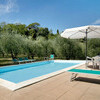 Privater Pool der villa di Montelopio in der Toskana bei Pisa
