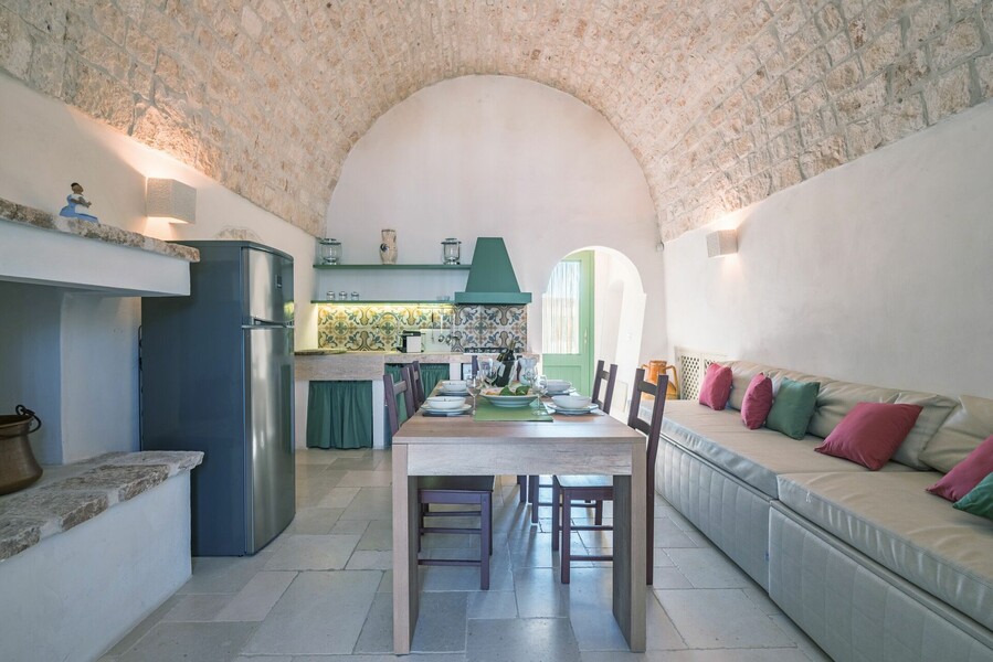 008-trulli-piccoli-locorotondo-rarovillas-2160px