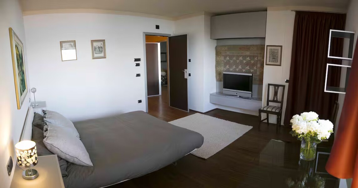 e0bc79f8-2ac0-424e-a75f-76e6f195dd3a.