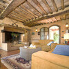 Geschmackvoll eingerichtetes Wohnzimmer im Ferienhaus in der Toskana Le Rondini