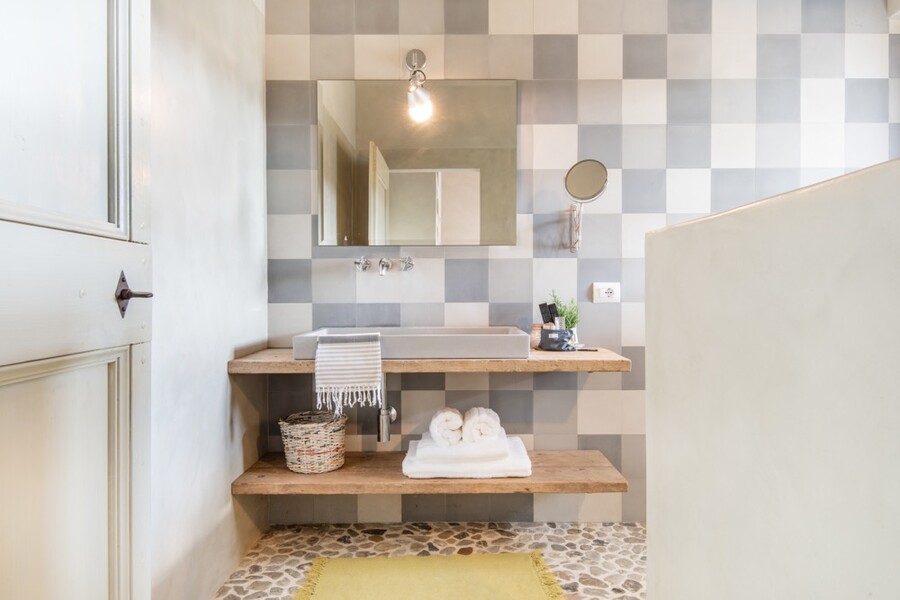 La Segreta Grey Patchwork Bath