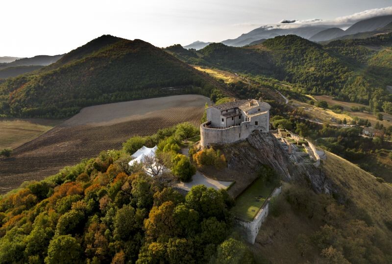 Cagli Urbino-Area Adriatic-Coast-&-The-Marches Castello di Naro gallery 038 1516438546