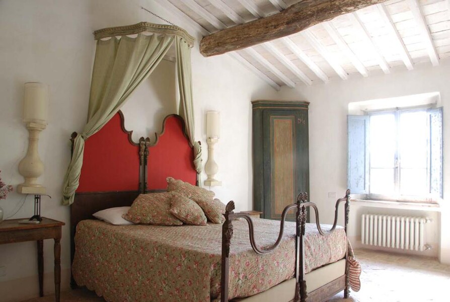 Himmelbett in der Villa in der Toskana Le Porciglia