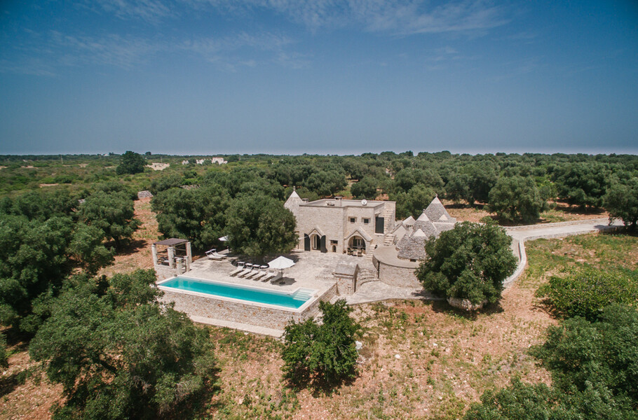 Inmitten eines Olivenhains gelegene Ferienvilla in Apulien Trulli Angelo