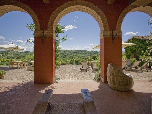 Innenhof der Villa Centolivi in der Toskana