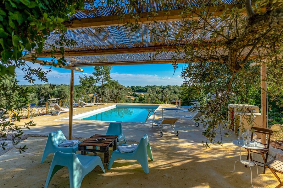 Trulli-of-stars-swimming-pool-veranda