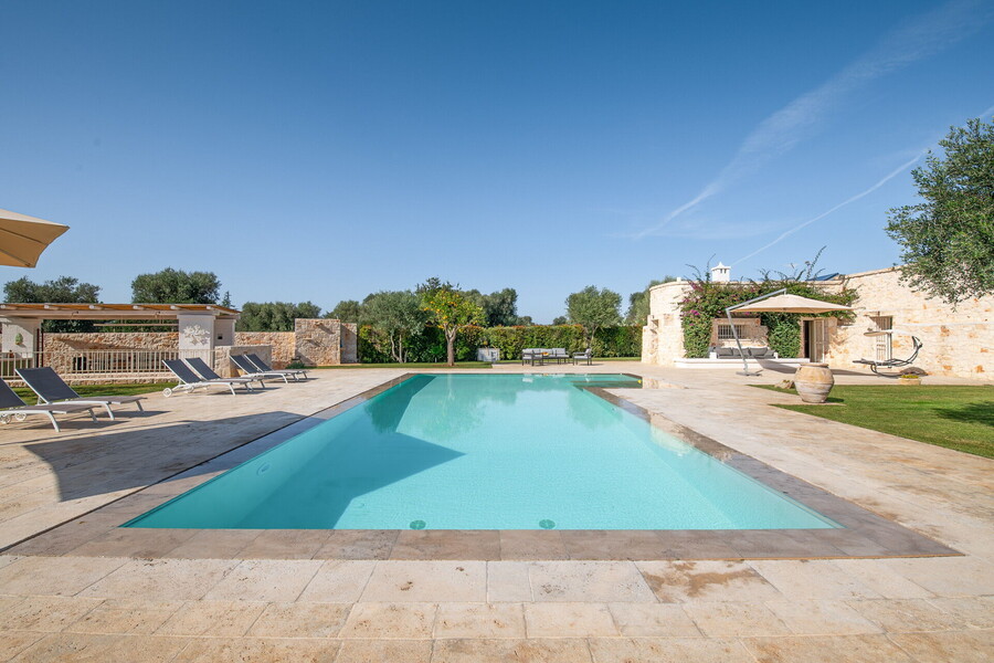 001-trulli-nicoletta-villa-for-rent-ostuni-puglia-raro-villas