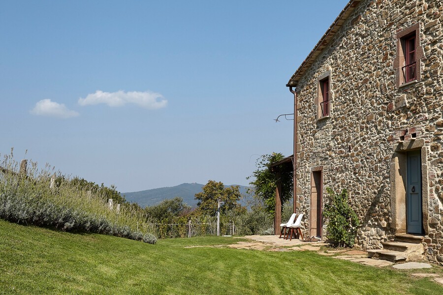 Steinhaus mit Garten in ruhiger Lage in Umbrien in Italien
