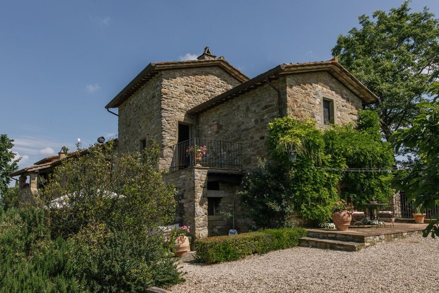 Steinhaus in Italien mit Garten