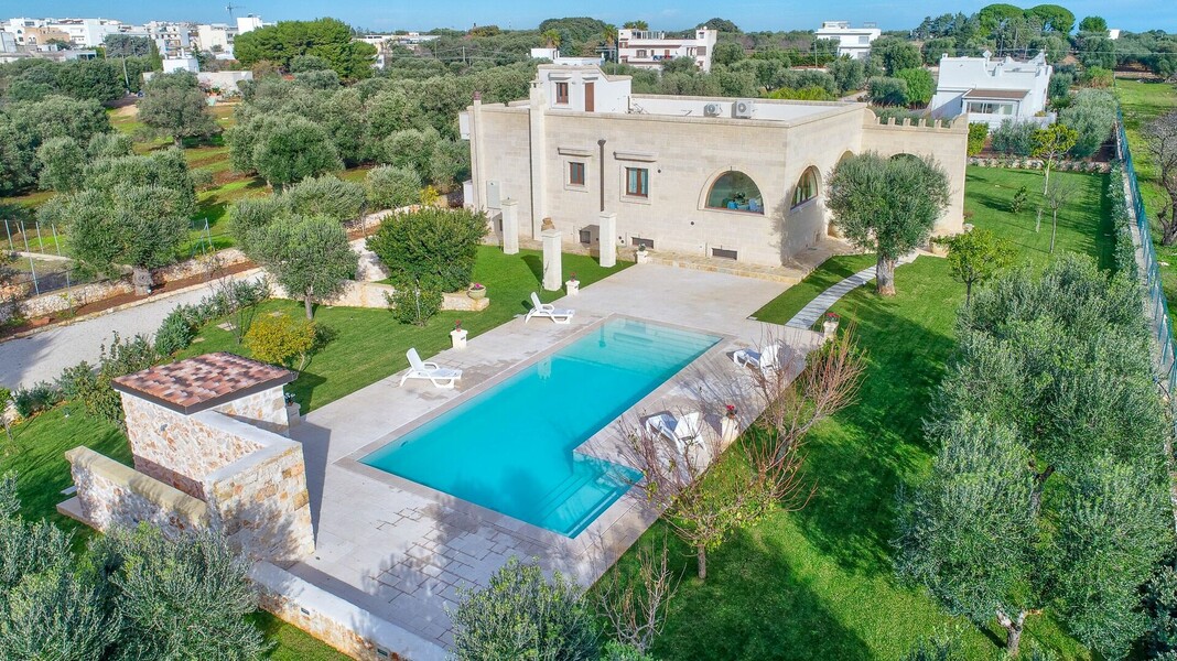 villa-gemapiro-villa-in-affitto-carovigno-drone-raro-villas-3