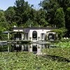 Villa Ottagonale black marble bathroom outside view2